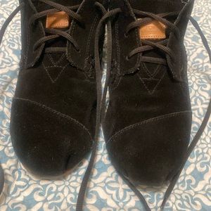 TOMS black boots size 8.5 W